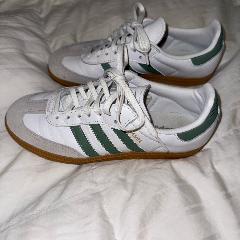Adidas Sambas - youth 5/women’s 6-6.5